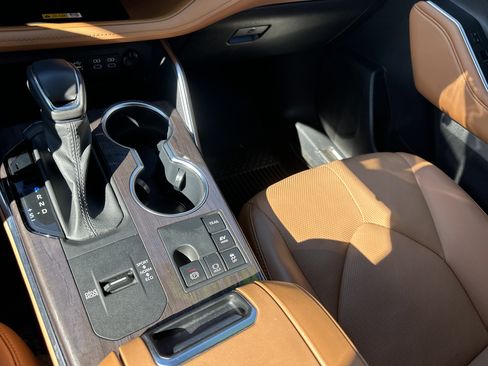 Used 2023 Toyota Highlander Platinum image 19