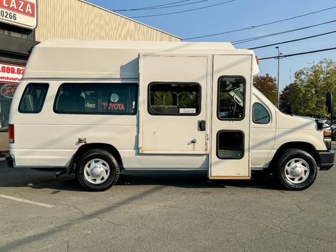 Used 2011 Ford E-350 and Econoline 350 Extended Super Duty w/ PWR Group RWD image 8