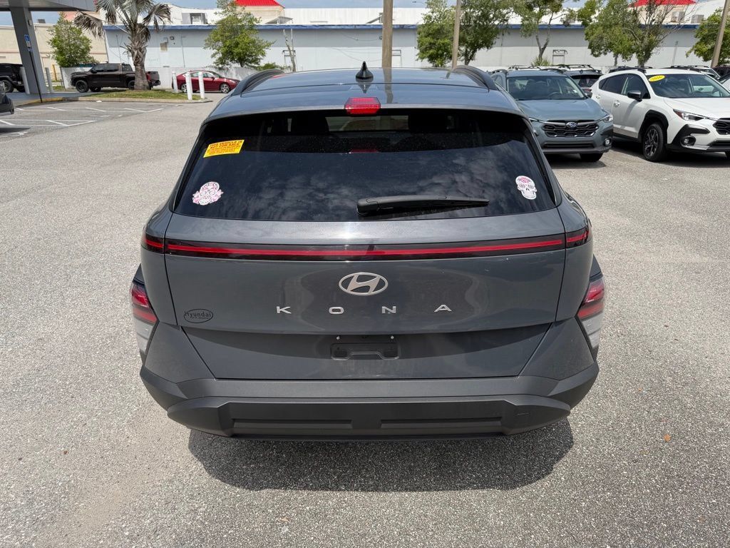 Used 2024 Hyundai Kona SEL FWD image 6