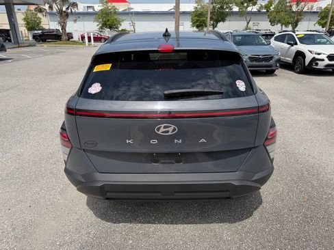 Used 2024 Hyundai Kona SEL FWD image 6