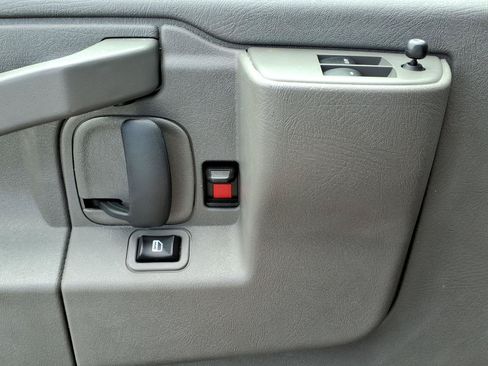 Used 2024 Chevrolet Express 2500 w/ Driver Convenience Package RWD image 15