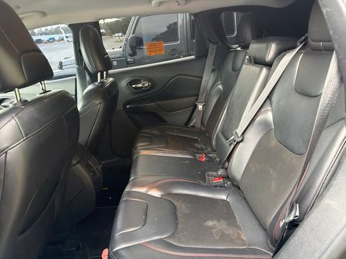Used 2020 Jeep Cherokee Trailhawk w/ Trailer Tow Group AWD/4WD image 12