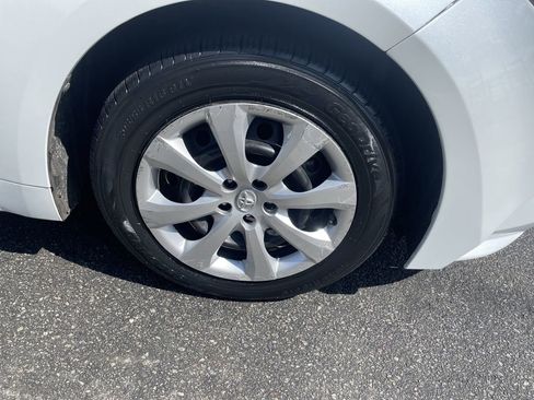Used 2022 Toyota Corolla LE FWD image 11
