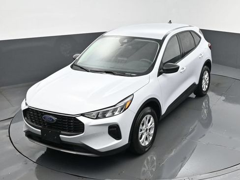 Used 2025 Ford Escape Active AWD/4WD image 19