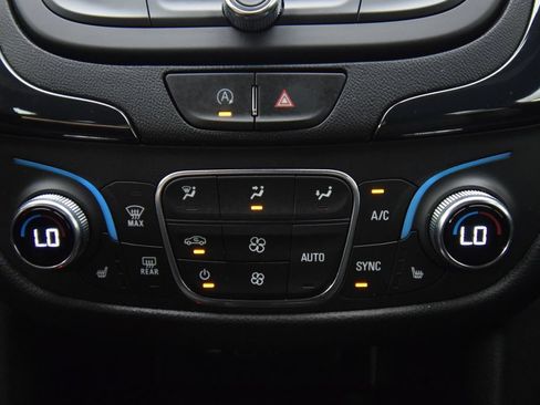 Used 2022 Chevrolet Equinox RS w/ RS Leather Package AWD/4WD image 30