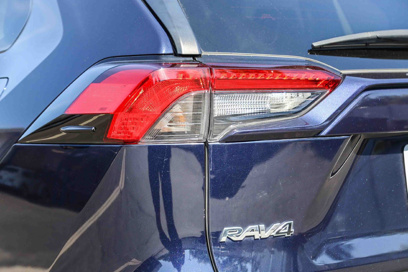 Certified 2021 Toyota RAV4 XLE Premium AWD/4WD image 8