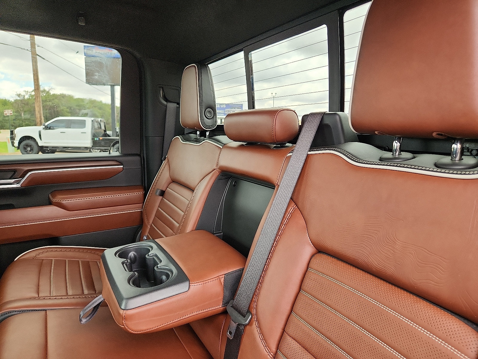 Used 2024 GMC Sierra 3500 Denali Ultimate AWD/4WD image 13