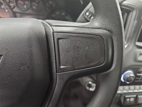 Used 2025 Chevrolet Silverado 1500 Custom image 17