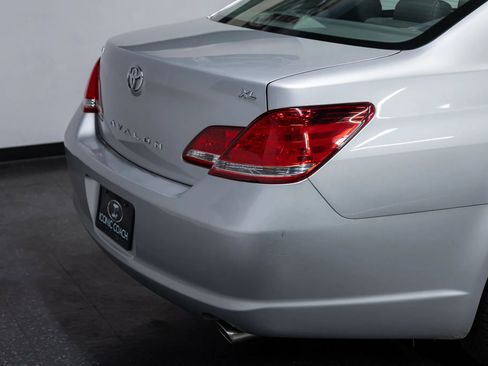 Used 2005 Toyota Avalon XL image 9