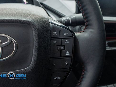 Used 2025 Toyota Prius Plug-In Hybrid image 14