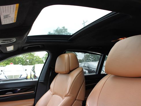 Used 2012 BMW ALPINA B7 image 27