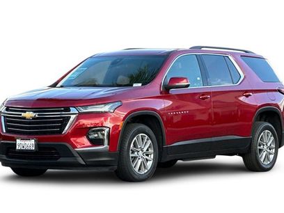 Used 2023 Chevrolet Traverse LT
