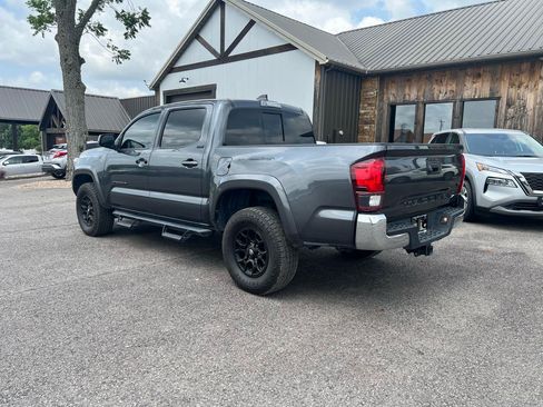 Used 2022 Toyota Tacoma SR5 RWD image 2