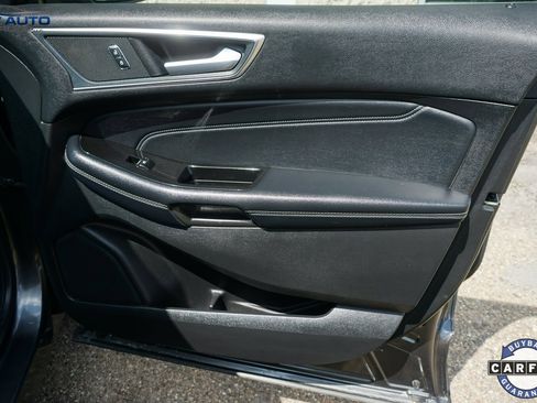 Used 2018 Ford Edge Titanium image 23
