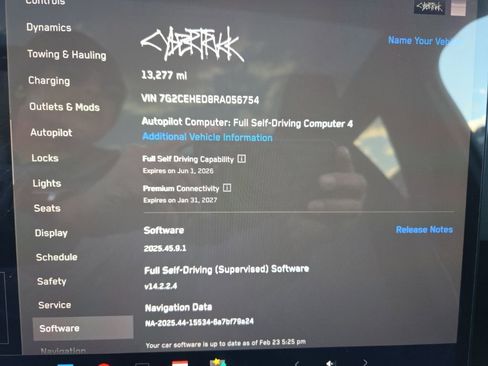 Used 2024 Tesla Cybertruck AWD Crew Cab image 4