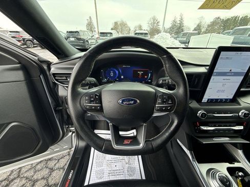 Used 2020 Ford Explorer ST w/ Premium Technology Package image 11
