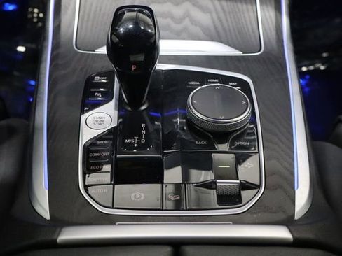 Used 2022 BMW X7 xDrive40i w/ Cold Weather Package AWD/4WD image 46