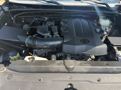 Used 2010 Toyota 4Runner SR5 RWD image 18