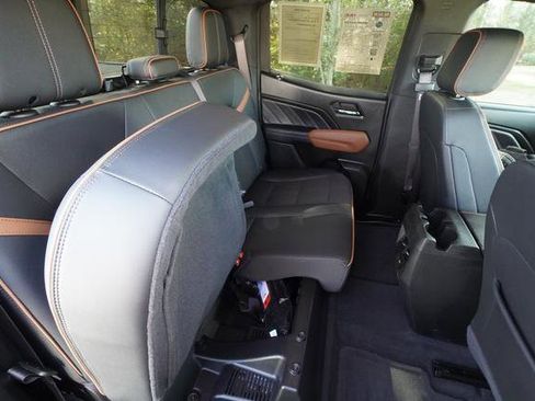 Used 2024 GMC Canyon AT4 w/ Technology Package image 30