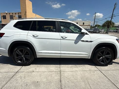 Used 2022 Volkswagen Atlas SEL R-Line AWD/4WD image 16
