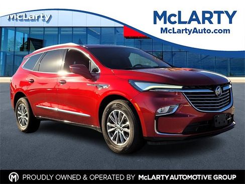 Used 2024 Buick Enclave Premium image 1