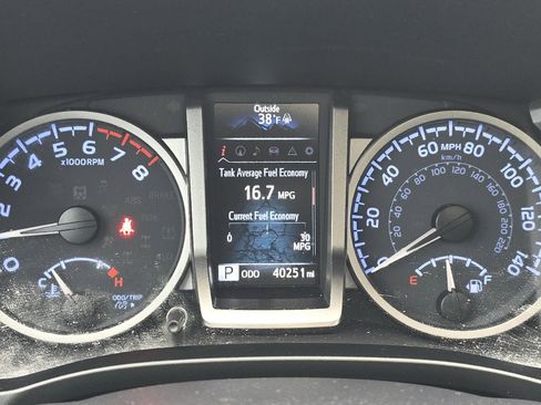 Used 2023 Toyota Tacoma Limited image 39