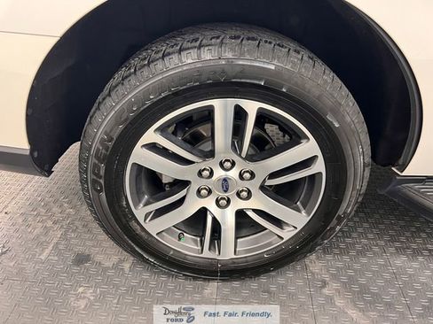 Used 2024 Ford Expedition XLT AWD/4WD image 14