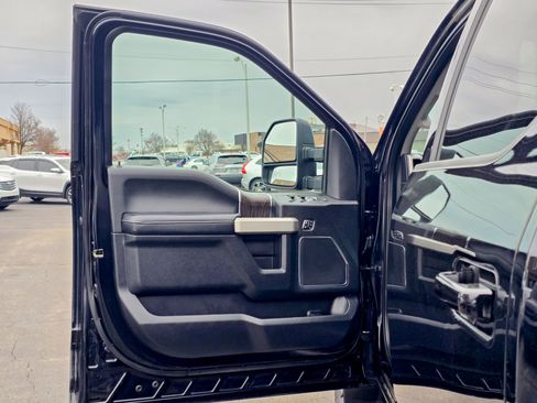 Used 2020 Ford F250 Lariat image 16