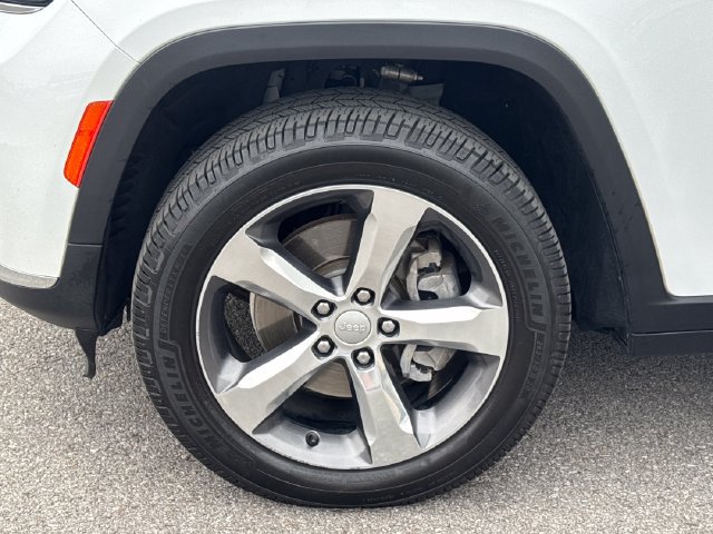 Used 2022 Jeep Grand Cherokee L Limited AWD/4WD image 31