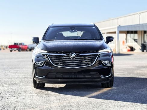 Used 2024 Buick Enclave Premium image 2