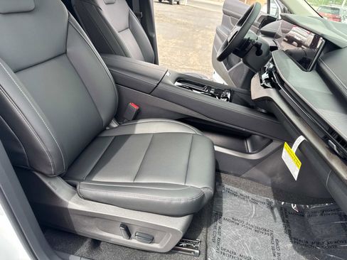 New 2025 Nissan Murano SV FWD image 18