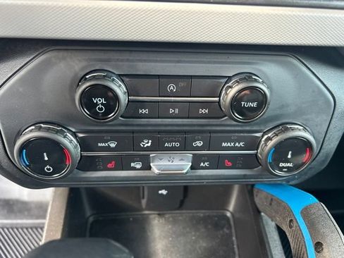 Used 2022 Ford Bronco Black Diamond AWD/4WD image 19