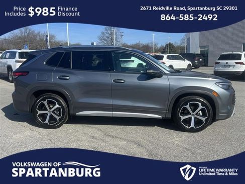 New 2026 Volkswagen Tiguan SE image 2