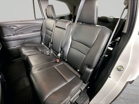 Used 2020 Honda Pilot Touring image 21