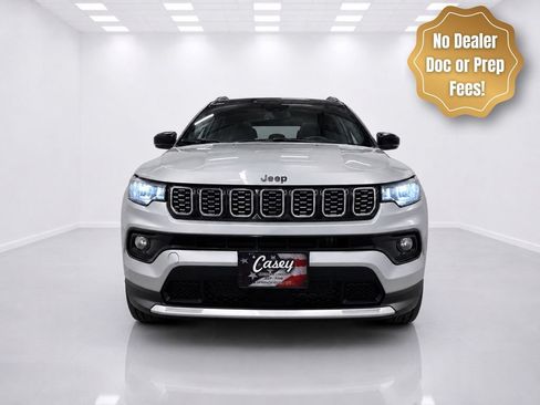 Used 2025 Jeep Compass Limited w/ Sun & Sound Group AWD/4WD image 2