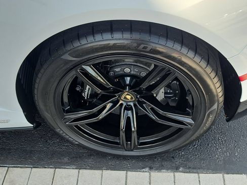Used 2021 Lamborghini Huracan EVO RWD image 7