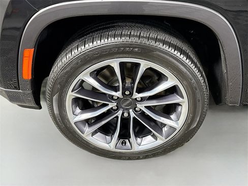 Used 2022 Jeep Wagoneer Series III w/ Premium Group I image 40