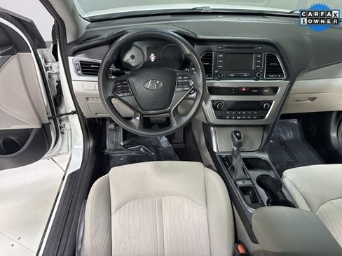 Used 2016 Hyundai Sonata SE image 12