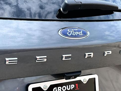 Used 2022 Ford Escape SEL w/ Technology Package FWD image 31