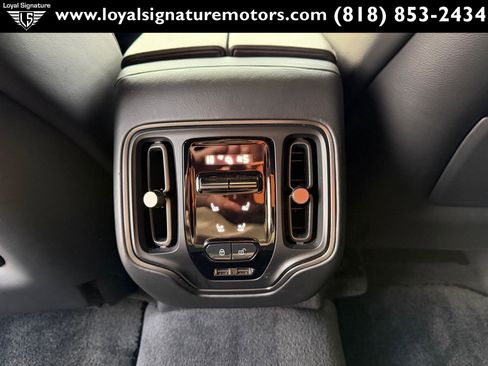 Used 2021 Aston Martin DBX image 18