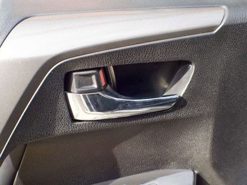 Used 2017 Toyota RAV4 SE w/ Power Extra Value Package image 38