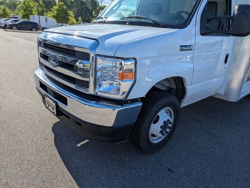 New 2027 Ford E-450 and Econoline 450 Super Duty w/ Power Equipment Group RWD image 5