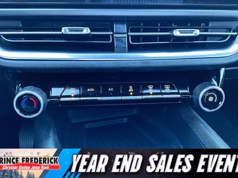 Used 2025 Chevrolet Equinox EV LT image 26