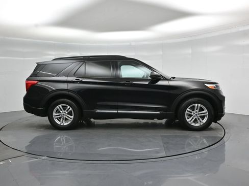 Certified 2023 Ford Explorer XLT RWD image 25