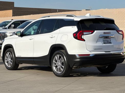 Used 2024 GMC Terrain SLT AWD/4WD image 6