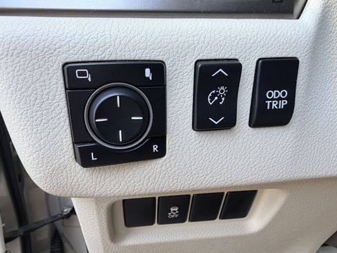 Used 2011 Lexus GX 460 w/ Comfort Plus Pkg AWD/4WD image 15