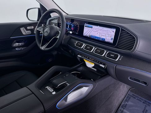 New 2026 Mercedes-Benz GLS 450 4MATIC image 16