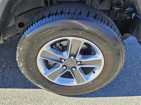 Used 2019 Jeep Wrangler Unlimited Sahara image 15