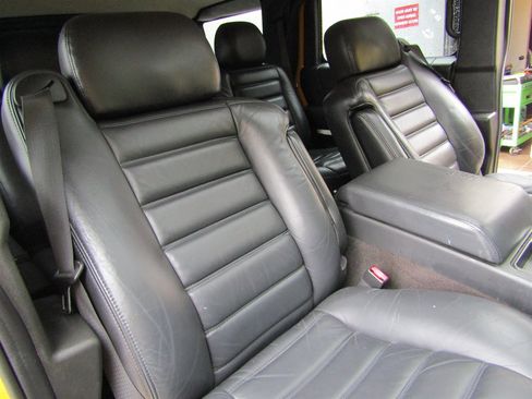 Used 2005 HUMMER H2 w/ Preferred Equipment Group image 8