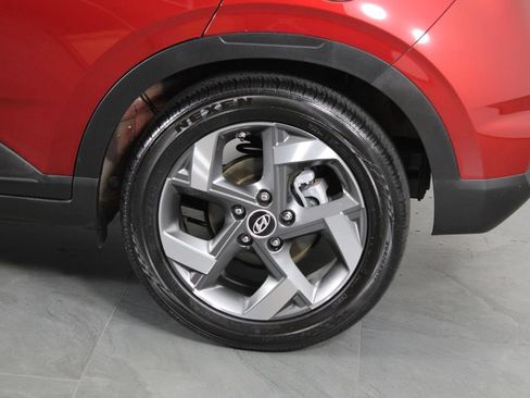 Certified 2024 Hyundai Venue Limited FWD image 15